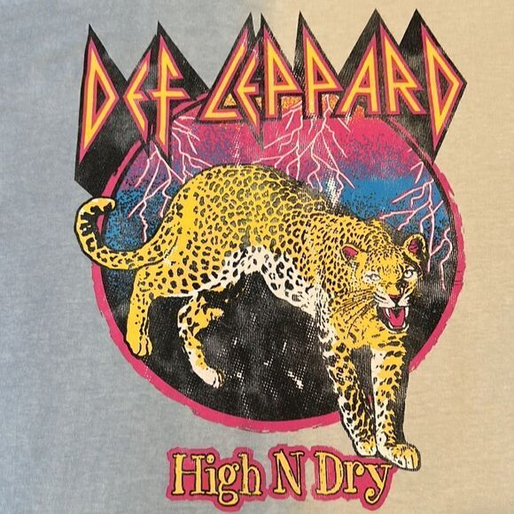 Def Leppard High & Dry size XL band T-shirt see last photo for a small spot GUC - Picture 3 of 7